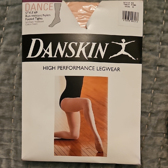 New, Danskin Theatrical Pink Ballet Tights, Style 69, Sz. D - Picture 1 of 7